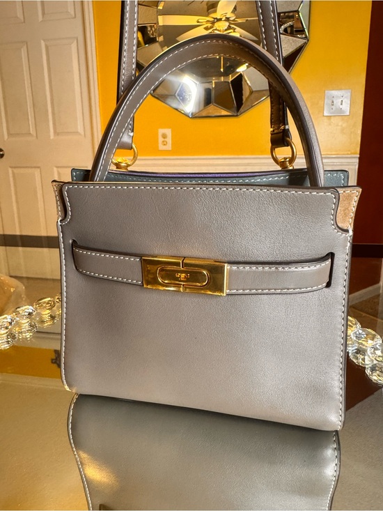 Tory Burch Handbags - Tory Burch Mini Lee Radziwill Double Shoulder Bag In Clam Shell.